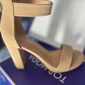 TOP Moda Tan Heels Elegant Design